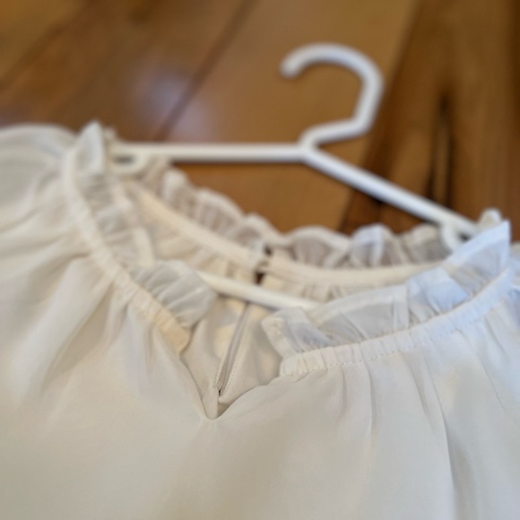 GAP. Size Small girls. Ivory sheer sleeved blouse. - Picture 4 of 12